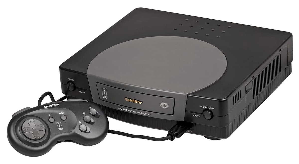 Goldstar 3DO console with its controller